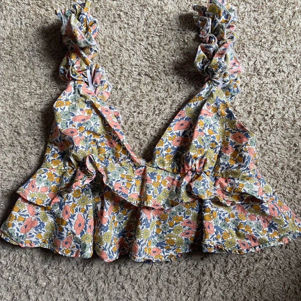 Flowy Cropped flower shirt